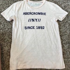 Abercrombie & Fitch T shirt